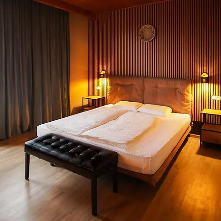 ホテル Alpenhotel Edelweiss