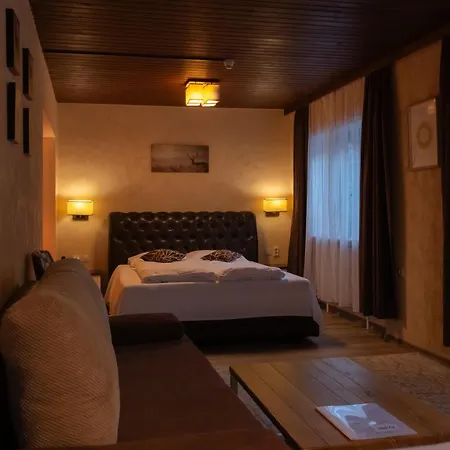 ホテル Alpenhotel Edelweiss マウラッハ