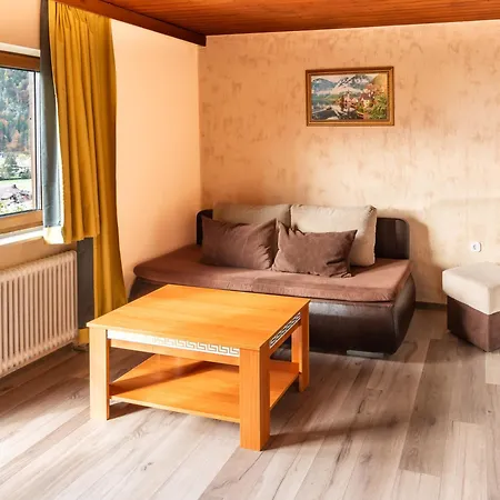 ホテル Alpenhotel Edelweiss 3*