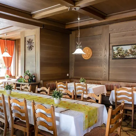 Hotel Alpenhotel Edelweiss 3*