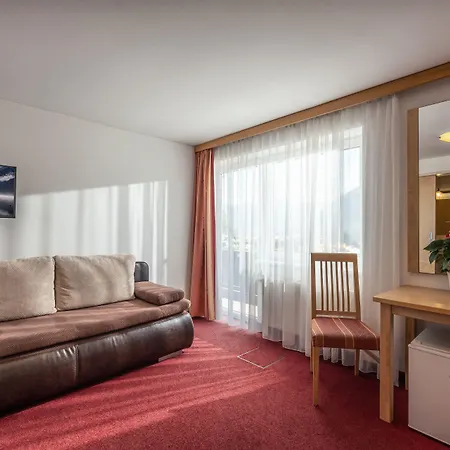 Alpenhotel Edelweiss マウラッハ