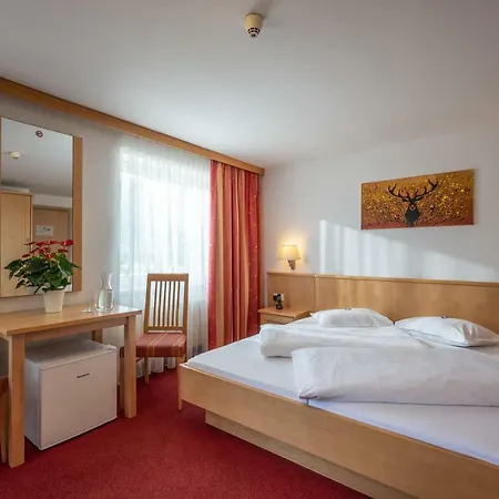 Szálloda Alpenhotel Edelweiss 3*